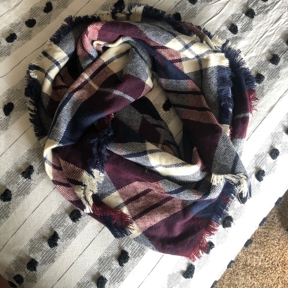 Plaid Scarf - Picture 1 of 3